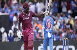 मां की कोख में ही इस बल्लेबाज को मार देना चाहते थे पिता, रोवमैन पॉवेल की कहानी सुनकर नम हो जाएंगी आंखें