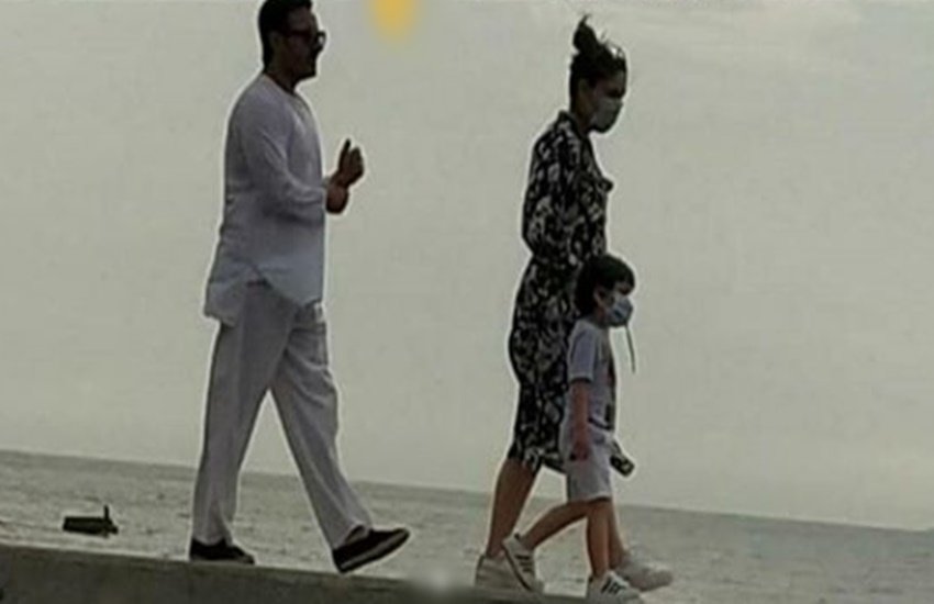 सैफ अली खान ट्रोल, करीना कपूर खान, Saif Ali Khan Troll, Saif Ali Khan, Kareena Kapoor Khan, Taimur, Taimoor, Saif Ali Khan Troll For Not Wearing Mask, Saif Ali Khan Troll For Not Wearing Mask Out For A Walk At Marine Drive, Kareena Kapoor Khan Saif Ali Khan Photos, Kareena Kapoor Khan Photos, Taimur Photos, Saif Ali Khan News, Taimur Ali Khan, Saif Ali Khan Kareena Kapoor Khan, Saif Ali Khan Marine Drive, Kareena Kapoor Khan Marine Drive, Taimur At Marine Drive, Taimur Out For A Walk On Marine Drive, Saif Kareena Out For A Walk At Marine Drive Photos, Kareena Kapoor Khan Video, Taimur Ali Khan Out For A Walk At Marine Drive, Saif Ali Khan Out For A Walk At Marine Drive, तैमूर, सैफ अली खान हुए मास्क न पहनने पर ट्रोल, सैफ अली खान हुए मास्क न पहनने पर ट्रोल मरीन ड्राइव पर वॉक के लिए निकले,