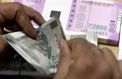 लॉकडाउन में सैलरी न देने वाली कंपनियों पर जुलाई तक न हो कोई ऐक्शन, सुप्रीम कोर्ट ने दिया आदेश