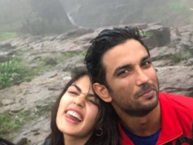rhea chakraborty, sushant singh rajput, mahesh bhatt