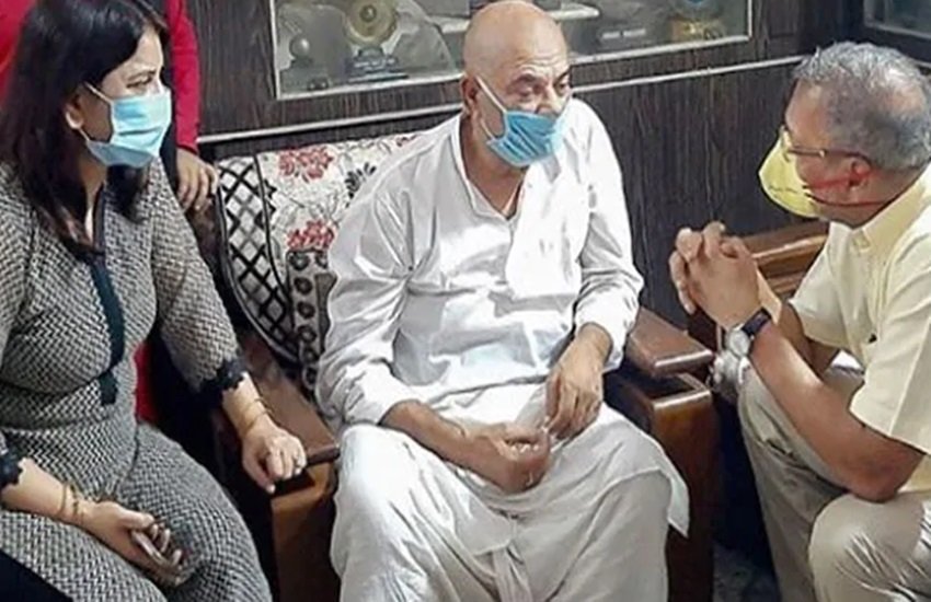 सुशांत सिंह राजपूत के परिजनों से मिल हुए भावुक नाना पाटेकर