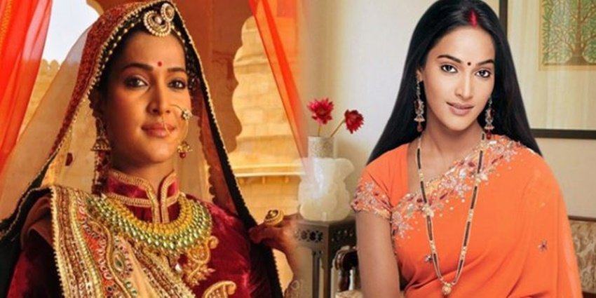 सात फेरे सीरियल में सलोनी का किरदार निभाकर सुर्खियां बटोरने वालीं राजश्री ठाकुर ने भी एक्टिंग छोड़ दी है। अब वह अपना परिवार संभालने में व्यस्त हैं।