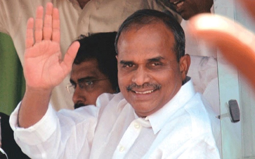 आंध्र प्रदेश के दो बार सीएम रहे याईएसआर का हेलीकॉप्टर 2 सितंबर 2009 को क्रैश हो गया था। इस हादसे में उनकी जान चली गई थी। (Photo: Social Media)