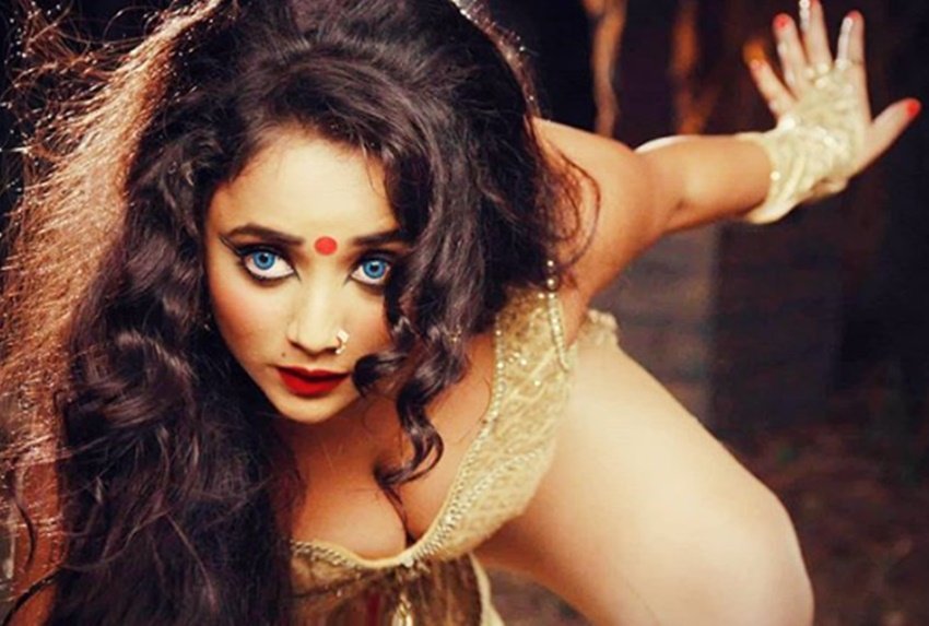 Mastram, Rani Chatterjee, MX Player, MX Bold Web Series, Mastram Web Series, Mast Ram Makers, Rani Chatterjee Kissing Scene,