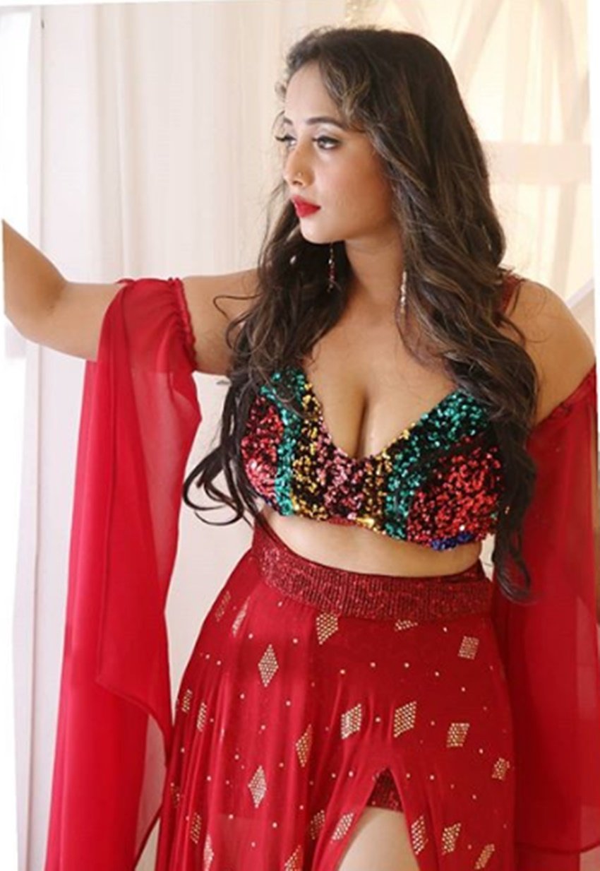 Mastram, Rani Chatterjee, MX Player, MX Bold Web Series, Mastram Web Series, Mast Ram Makers, Rani Chatterjee Kissing Scene,