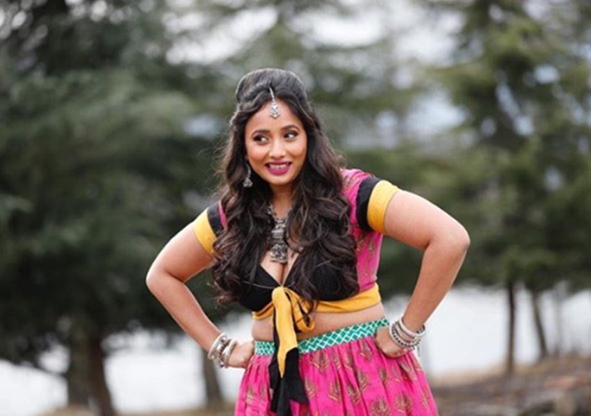 Mastram, Rani Chatterjee, MX Player, MX Bold Web Series, Mastram Web Series, Mast Ram Makers, Rani Chatterjee Kissing Scene,