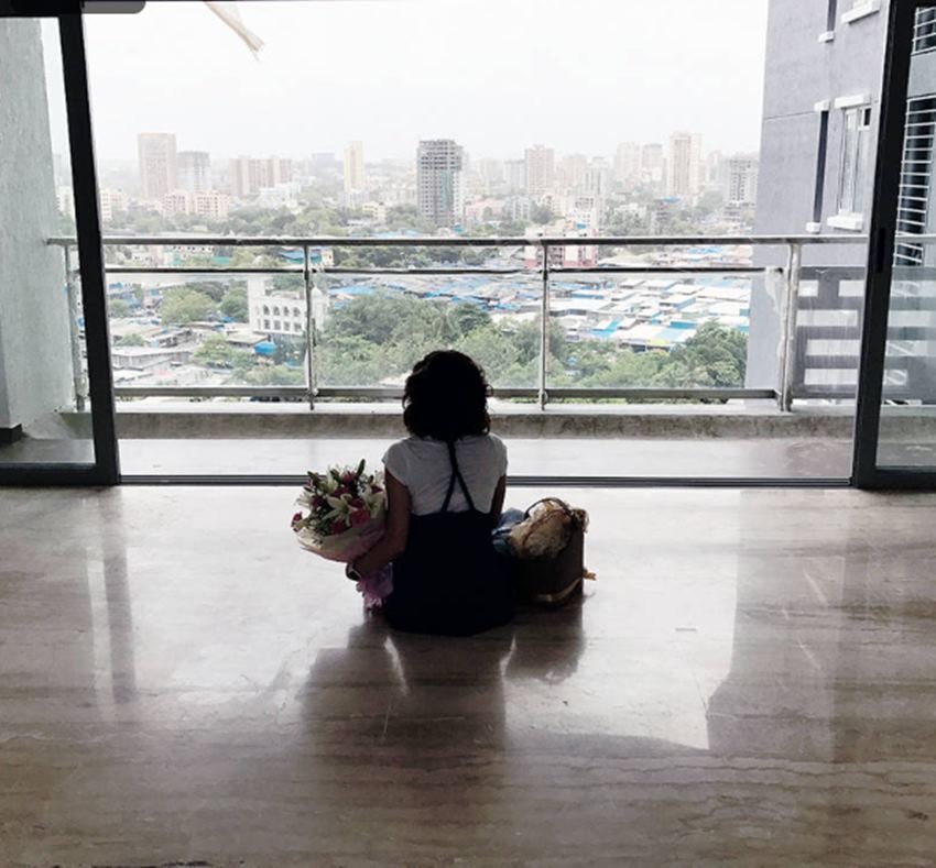 तापसी पन्नू ने अंधेरी की पॉश सोसायटी के 3 बीएचके फ्लैट को अपना नया आशियाना बनाया है।