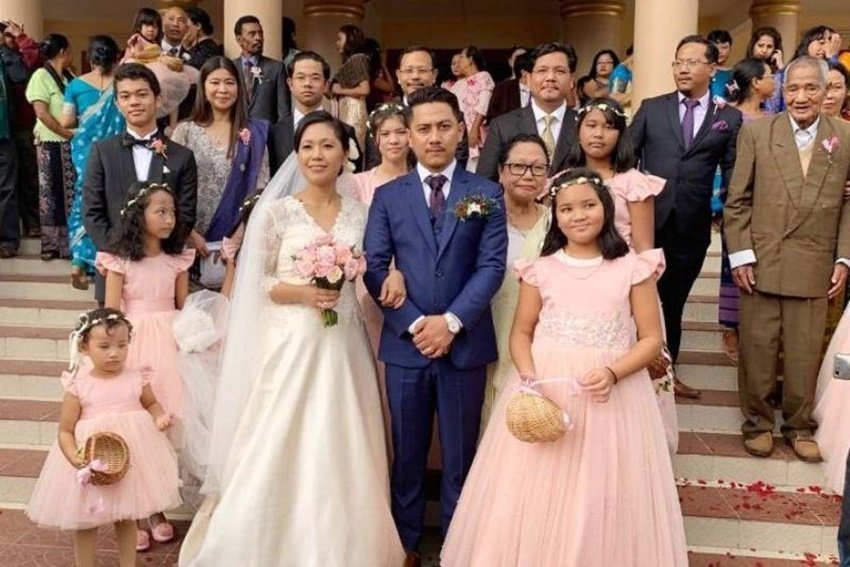 पीए संगमा की बेटी अगाथा संगमा पहली बार साल 2008 में सांसद बनीं। 2009 और 2014 में फिर से वह लोकसभा पहुंची। 21 नवंबर 2019 को अगाथा संगमा ने डॉ. पैट्रिक रोंगमा मारक से शादी रचा ली। (Photo: Konard Sangma Twitter)