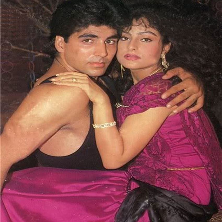 एक इंटरव्यू में आयशा ने बताया था कि अक्षय कुमारने उन्हें धोखा दिया था। बकौल आयशा वह अक्षय के धोखे से काफी शॉक्ड थीं औऱ कई दिनों तक रिश्ता टूटने के सदमे में जीती रहीं।