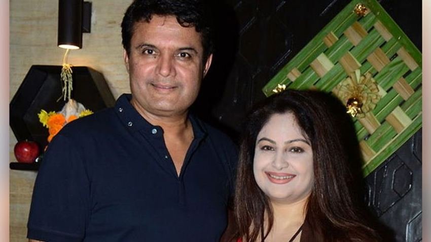 आयशा अब एक्टिंग लाइन से दूर हैं। आखिरी बार वह साल 2006 में फिल्मी पर्दे पर नजर आई थीं। आयशा ने बिजनेसमैन समीर वाशी से शादी कर ली है।