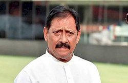 यूपी सरकार के मंत्री चेतन चौहान कोरोना पॉजिटिव, पूर्व क्रिकेटर दो बार बन चुके हैं सांसद