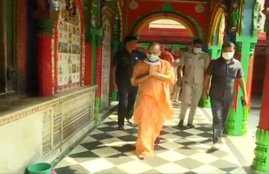 CM Yogi, Yog Adityanath, Priyanka Gandhi