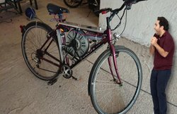 लॉकडाउन में कपड़े धोने की मशीन से बना डाली इलेक्ट्रिक साइकिल, 110 किमी प्रति घंटे की है स्पीड! नाम रखा गया है “The Spin Cycle”