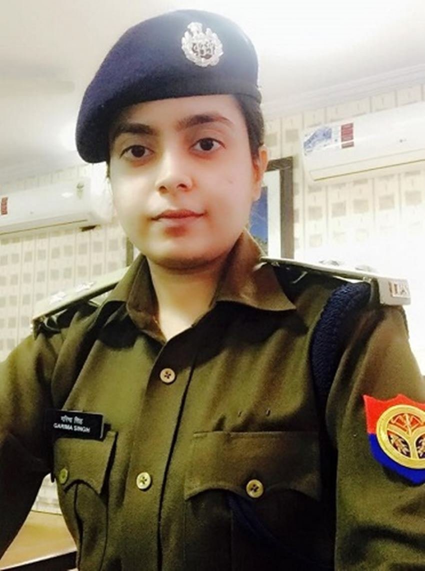 गरिमा ने दिल्ली विश्वविद्यालय के सेंट स्टीफेंस कॉलेज से ग्रैजुएशन किया और सिविल सर्विस की तैयारी करने लगीं। ग्रैजुएशन के दौरान एक बार ऐसा कुछ हुआ कि गरिमा सिंह के मन में पुलिस के लिए नफरत भर गई।