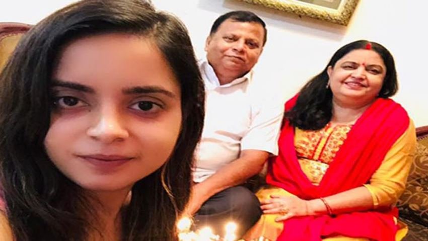 गरिमा सिंह के पिता इंजीनियर थे। बेटी का रुझान मेडिकल फील्ड में था लेकिन पिता चाहते थे कि उनकी लाडली आईएएस अफसर बने।