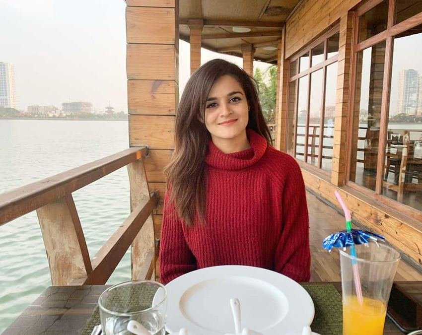 नवजोत सिम्मी बिहार कैडर की साल 2017 बैच की आईपीएस अफसर हैं।