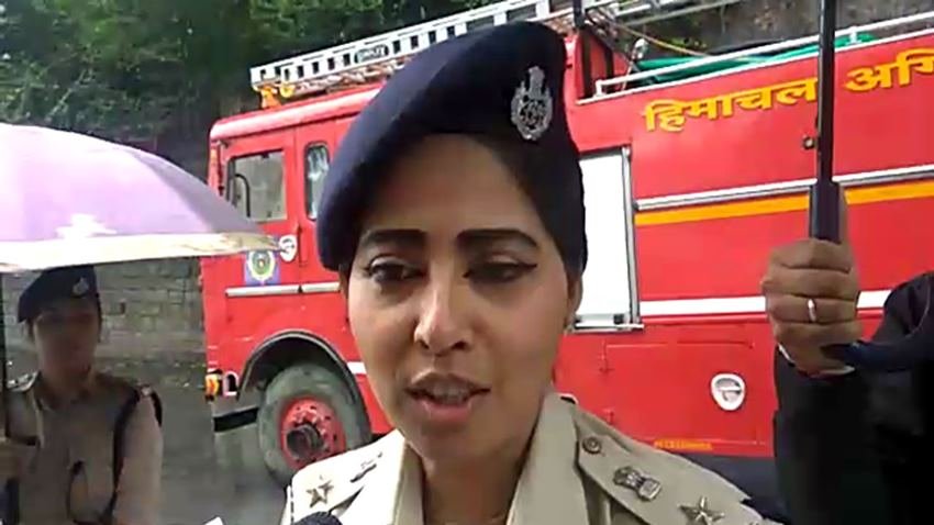 सिरमौर एसपी रहते हुए 2016 में एक प्रदर्शन के दौरान उन्होंने एक विधायक को उनके खराब बर्ताव के चलते थप्पड़ जड़ते हुए जेल भेज दिया था। इस मामले के बाद सौम्या काफी चर्चित हो गईं।