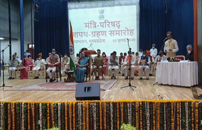 शिवराज सिंह चौहान की मंत्रिपरिषद में कुल 28 नए मंत्रियों को शपथ दिलाई गई। (एक्सप्रेस फोटो)