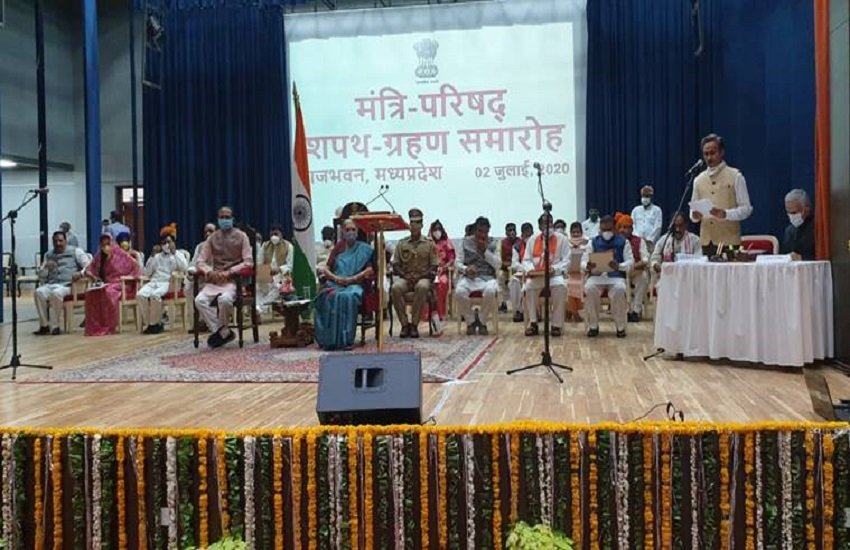 विस्तार के 72 घंटे बाद भी मंत्रियों को उनका विभाग नहीं पता चला है। (file)