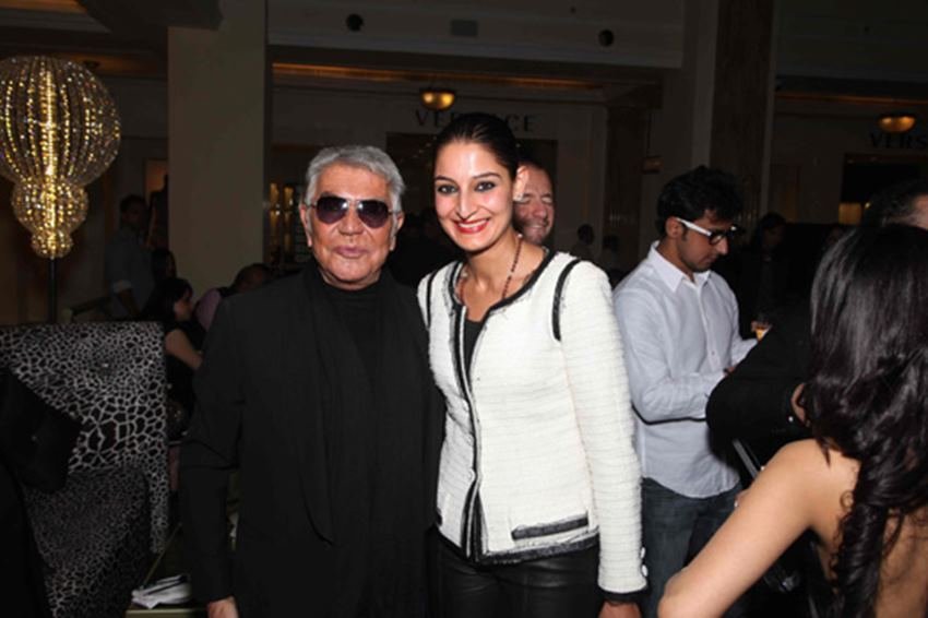 साल 2008 में पिया ने देश का पहला लग्जरी मॉल डीएलएफ एम्पोरिया खोला था।