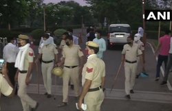 राजस्थान सियासी संकटः जहां ठहरे असंतुष्ट MLA, वहां पहुंची राजस्थान पुलिस, एंट्री से पहले ‘ड्रामा’, फिर हरियाणा पुलिस ने दी एंट्री