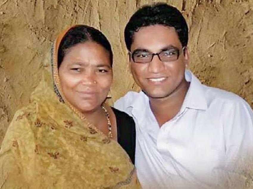 मां का हाथ बंटाने के लिए राजेंद्र भी मां की शराब की दुकान पर मंगफली और चने बेचने लगे। इन पैसों से राजेंद्र सेकेंड हैंड किताबें खरीदते और पढ़ाई करते।