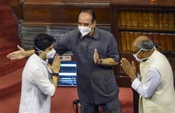 राज्यसभा में जब दिग्विजय सिंह और ज्योतिरादित्य सिंधिया का हुआ आमना-सामना, फोटो पर लोग कर रहे मजेदार कमेंट्स