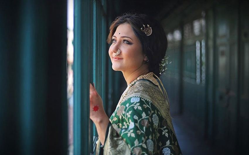 'दिल बेचारा' में स्वास्तिका मुखर्जी ने सख्त मां का किरदार निभाया है जो अपनी कैंसरग्रस्त बेटी की देखभाल में लगी है।