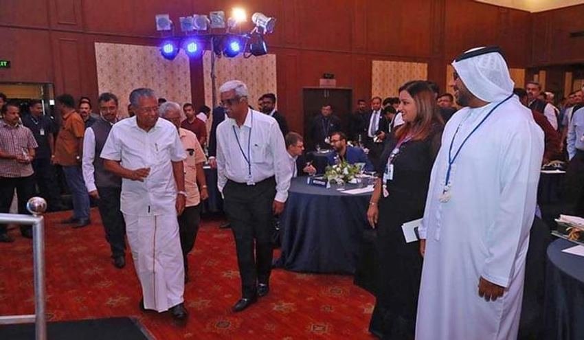 12वीं फेल स्वपना को अरबी समेत कई भाषाओं की जानकारी है। इस कारण उसे यूएई कांसुलेट में नौकरी मिल गई। इसके चलते उसकी बड़े बड़े लोगों से पहचान हुई। वह भारत दौरे पर आए यूएई के नेताओं की खातिरदारी में भी लगी रहती।