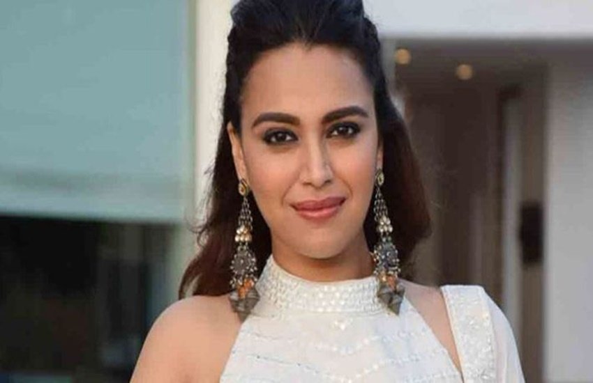 इस तरह ट्रोल करने वालों को स्वरा भास्कर ने भी बेहद शानदार तरीके से शांत कराया था। स्वरा भास्कर ने तब ट्वीट कर लिखा था कि जो भी लोग मेरी तुलना निरमा गर्ल से कर रहे हैं उन सबका शुक्रिया..क्योंकि मैं बचपन से ही निरमा गर्ल बनना चाहती थी।