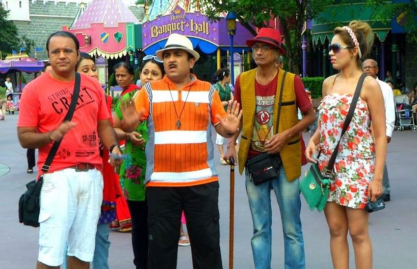 Taarak Mehta ka Ooltah Chashma टेलीविजन का बेहद लोकप्रिय शो है। यह शो पिछले 12 सालों से लगातार दर्शकों का मनरंजन करता आ रहा है। इस शो ने कई एक्टर्स की जिंदगी भी बदल दी है। ऐसे ही एक्टर का नाम है शरद सांकला जो शो में अब्दुल का चर्चित किरदार निभा रहे हैं। (Photos: Social Media)