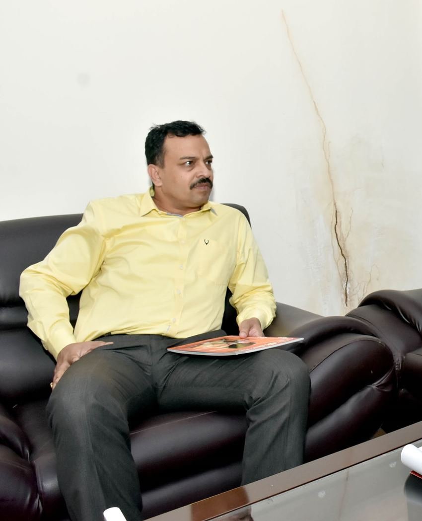 अपराधियों के लिए अमिताभ यश का मानना है कि लातों के भूत बातों से नहीं मानते हैं।