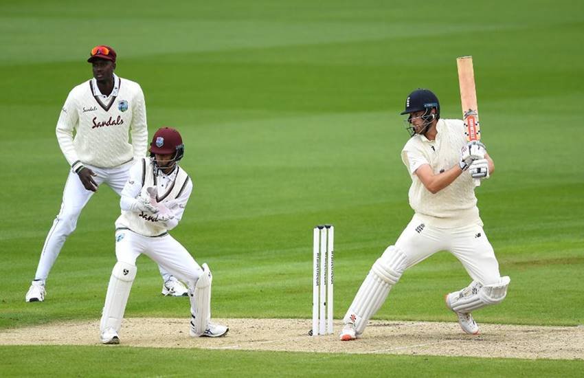 England vs West Indies 2nd Test Live Cricket Score: डॉम सिबली ने जो रूट के साथ अर्धशतकीय साझेदारी की। (सोर्स - ट्विटर)