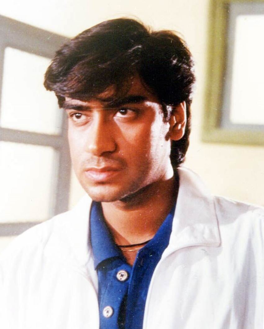 फूल और कांटे से डेब्‍यू करने वाले अजय देवगन 90 के दशक में हर फिल्‍म के लिए 70 लाख रुपये चार्ज किया करते थे।