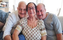 anupam kher, anupam kher mother Dulari is found Covid 19