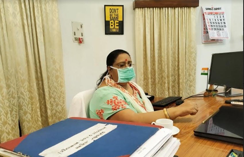  भागलपुर डिवीजन की आयुक्त वंदना किन्नी।