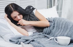 Covid 19: सर्दी-जुकाम है कोरोना के आम लक्षणों में से एक, इसे रोकने में रामबाण से कम नहीं दालचीनी