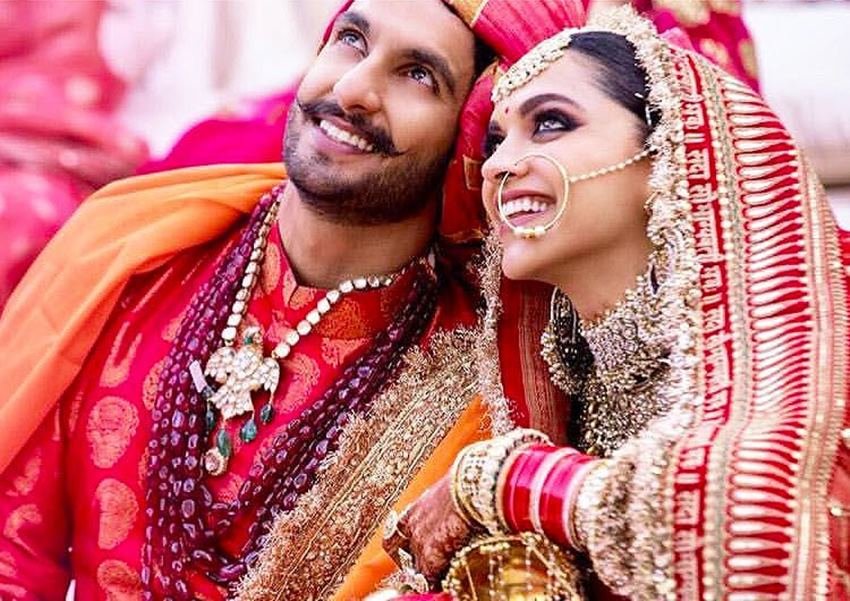 दीपिका पादुकोण के लहंगे की कीमत 12 लाख बताई जा रही थी।