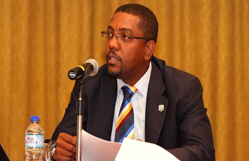 डेव कैमरोन ने कहा, ‘‘वह अमेरिकी क्रिकेट हॉफ आफ फेम था जिसने मुझसे कहा कि अमेरिका (क्रिकेट का) बहुत बड़ा बाजार है और उसे विकसित करने की जरूरत है।