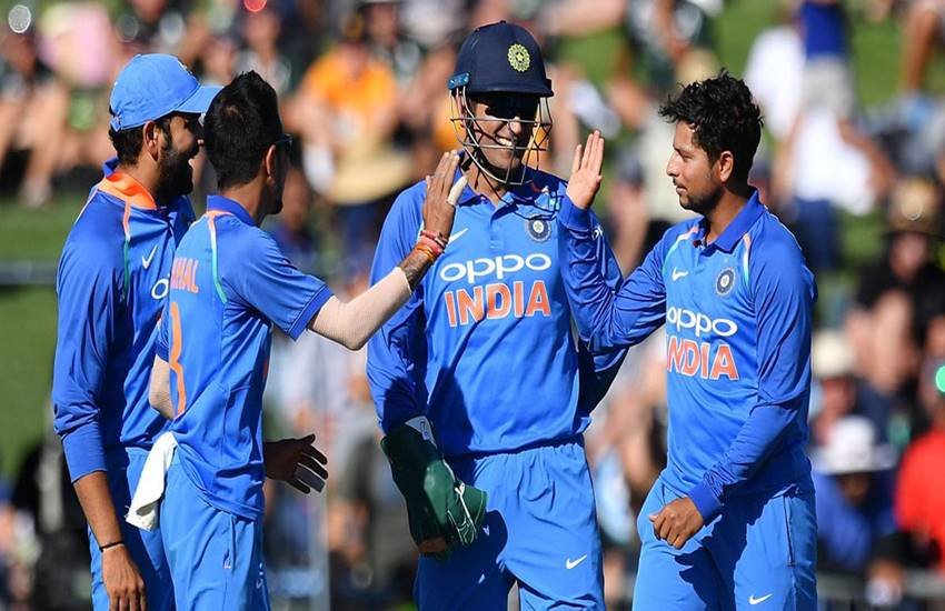 युजवेंद्र चहल से पहले कुलदीप यादव भी धोनी की तारीफ कर चुके हैं। (सोर्स - सोशल मीडिया)