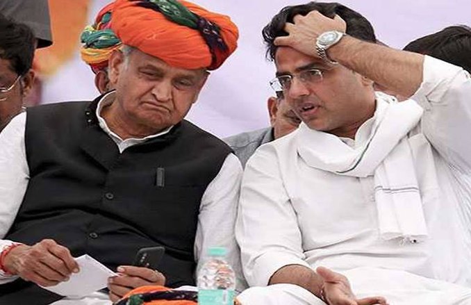 राजस्थान के रण में राहुल-प्रियंका कर रहे सुलह की कोशिश, पर अशोक गहलोत बना रहे सचिन पायलट के खिलाफ FIR दर्ज कराने का प्लान!