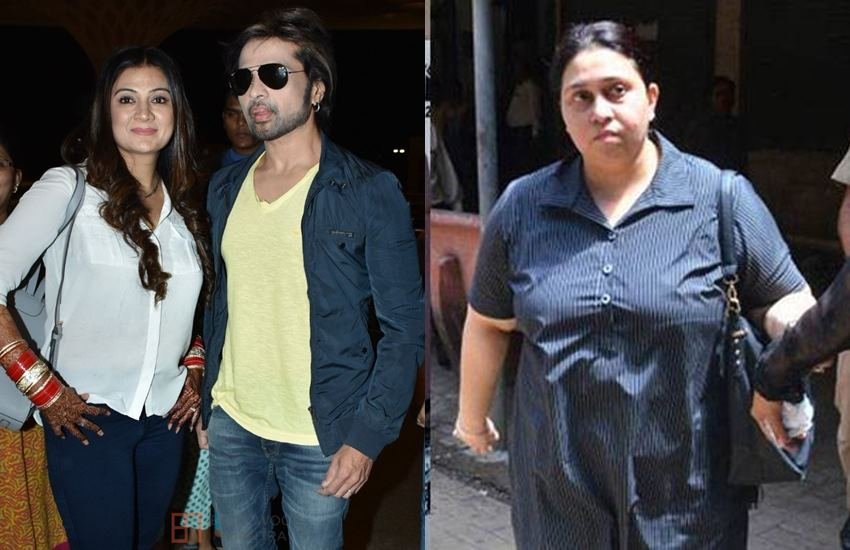 HImesh Reshamiya: हिमेश रेशमिया बॉलीवुड के टैलेंटेड कंपोजर्स में शुमार हैं। 23 जुलाई 1973 को जन्मे हिमेश रेशमिया ने अपने करियर में एक से बढ़कर एक सुपरहिट गाने दिए हैं। हिमेश जितना अपने गानों के लिए जाने जाते हैं उतनी ही चर्चा उनके निजी जीवन की भी होती है। हिमेश ने 2018 में मशहूर टीवी एक्ट्रेस सोनिया कपूर से दू सरी शादी की है।