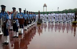 ‘पानी से भी दिए जलाने का हुनर लिए फिरता हूं…’ कारगिल दिवस पर शेयर करें ये कोट्स