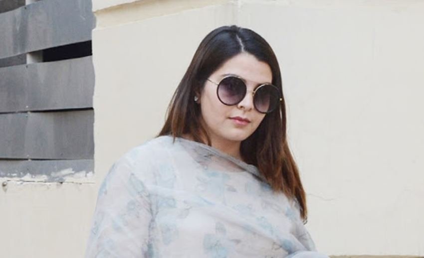 लालू यादव की तीसरी बेटी चंदा ने एलएलबी किया है। चंदा यादव ने पुणे के प्रतिष्ठित कॉलेज से वकालत की डिग्री ली है।