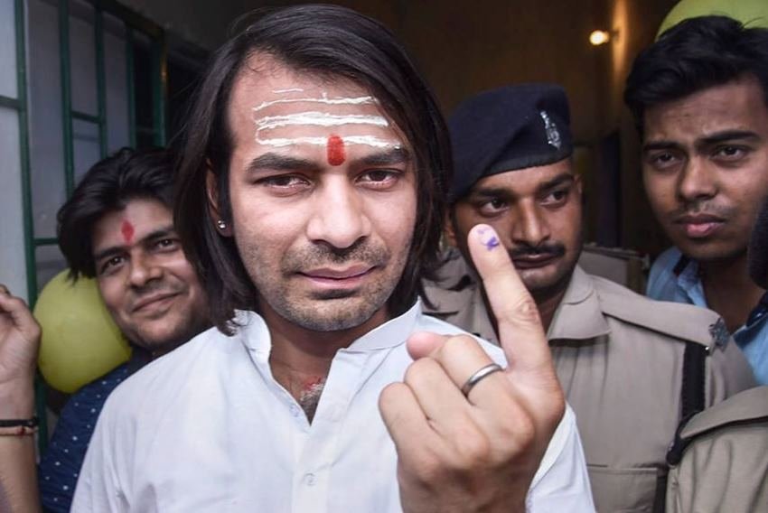 बिहार में चिकित्सा मंत्री रह चुके राजद के तेज प्रताप यादव 11वीं तक पढ़े हैं। इसके आगे की पढ़ाई उन्होंने नहीं की है।