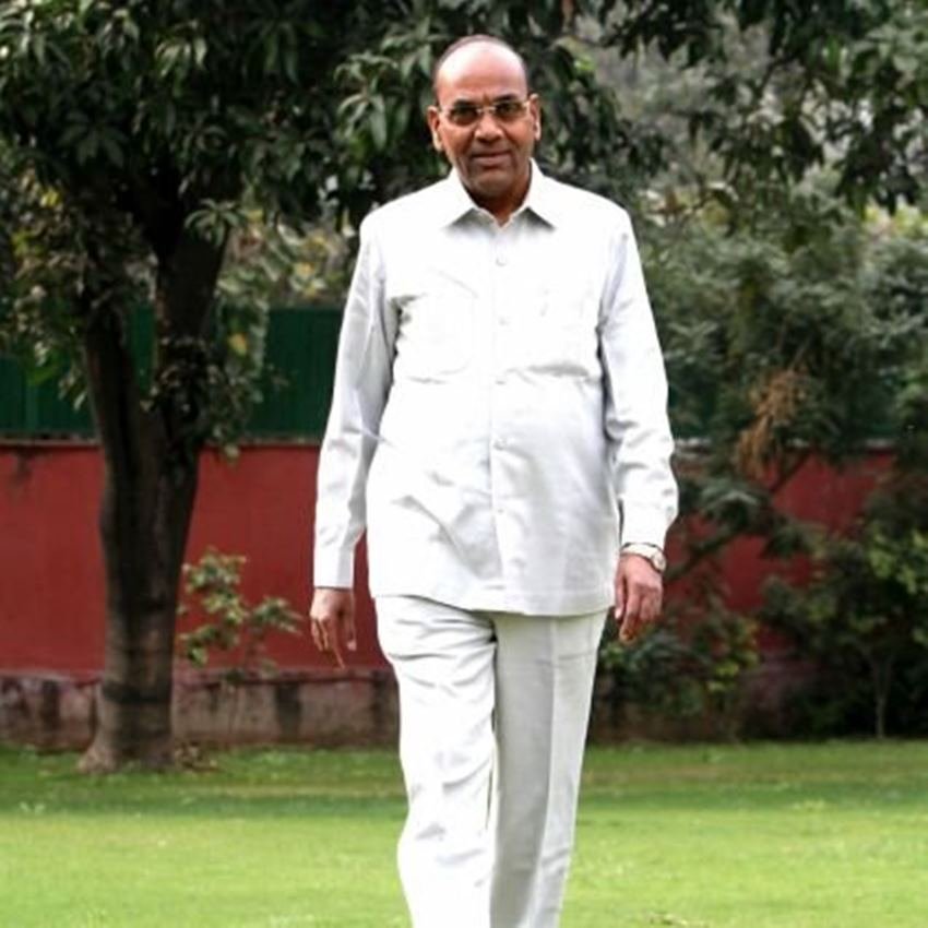 पूर्व कैबिनेट मंत्री और शिवसेना के बड़े नेता अनंत गीते 10वीं तक पढ़े हैं।