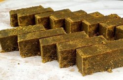 मिठाई से कोरोना वायरस का संक्रमण खत्म होने का किया दावा, सरकार ने कैंसल किया दुकान का लाइसेंस