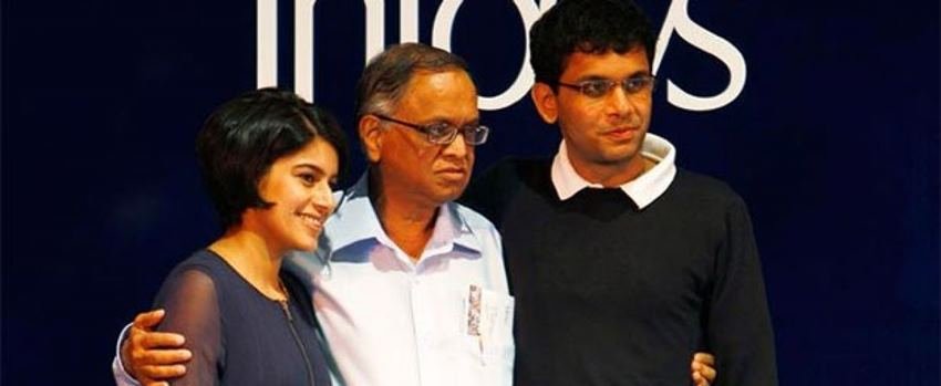 इंफोसिस के मालिक नारायणमूर्ति ने अपनी बेटी अक्षता की शादी ऋषि सुनक से की है। ऋषि सुनक ब्रिटेन के वित्त मंत्री हैं।