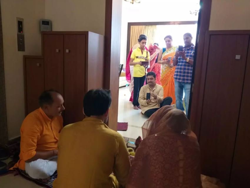 मुंबई के पॉश एरिया में अपना आशियाना बनाने वाले पंकज त्रिपाठी कभी एक कमरे के मकान में परिवार संग रहा करते थे।