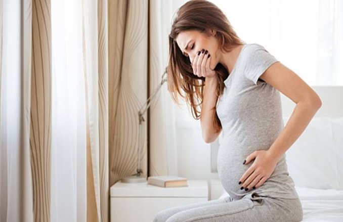 प्रेग्नेंसी में Vomiting से पाना चाहती हैं छुटकारा तो अपनाएं ये 4 घरेलू उपाय